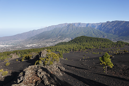 Spanien, La Palma, Blick auf Caldera de Taburiente und El Paso - SIEF002471