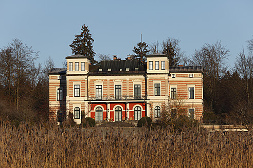 Deutschland, Bayern, Blick auf Schloss Seeseiten - SIE002443