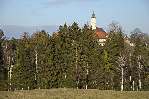 Deutschland, Bayern, Kloster Reutberg - LFF000338