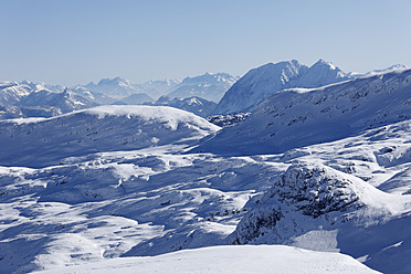 Österreich, Oberösterreich, Blick auf verschneites Dachsteingebirge - SIEF002542