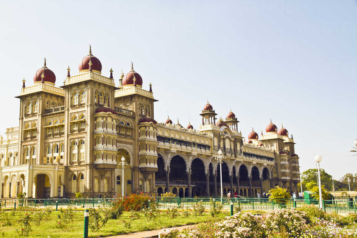 Mysore Palace With Brooding, HD wallpaper | Peakpx