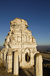 Indien, Karnataka, Hampi, Blick auf die Ruinen von Vijayanagara - MBEF000299