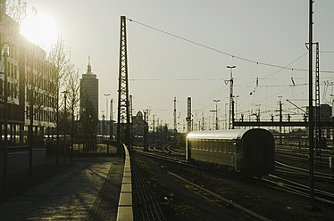 Deutschland, Bayern, München, Waggon am Hauptbahnhof - LFF000436