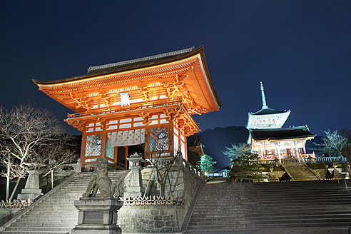 Japan, Kyoto, Entrance of the Kiyomizu dera Temple - FLF000042
