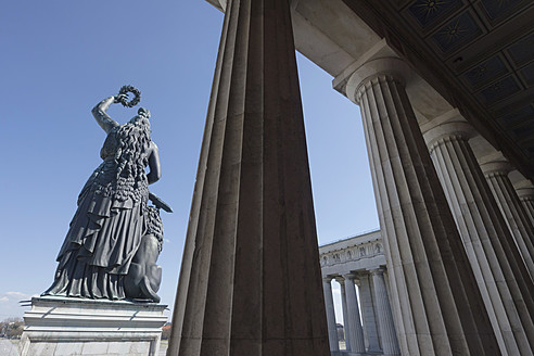 Deutschland, Bayern, München, Ansicht der Bavaria Statue - LFF000478