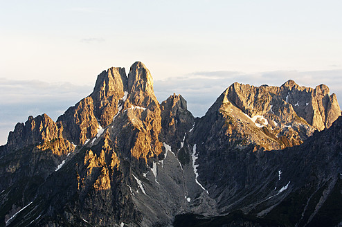 Österreich, Land Salzburg, Blick auf den Berg Bischofsmutze - HHF004139