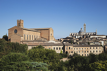 Europa, Italien, Siena, Blick auf die Basilika San Domenica - GWF001750