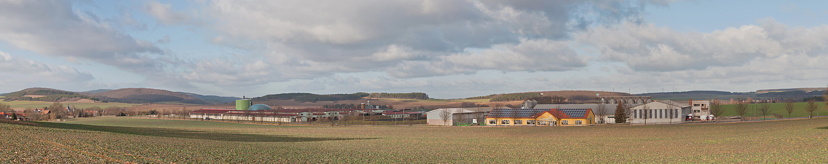 Deutschland, Thüringen, Ansicht einer Biogasanlage - MJF000029