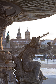 Deutschland, Baden Württemberg, Stuttgart, Ansicht der Puttenskulptur auf dem Springbrunnen - WDF001208