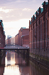 Deutschland, Hamburg, Alte Lagerhäuser in der Speicherstadt - MSF002668