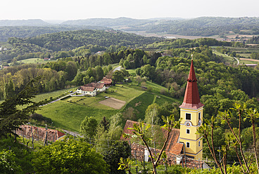 Austria, Styria, View of Kapfenstein - SIEF002594