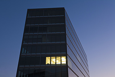 Deutschland, Baden Württemberg, Stuttgart, Bürogebäude - WDF001226