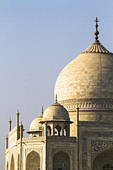 Indien, Agra, Blick auf das Taj Mahal - MBEF000342