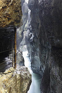 Deutschland, Bayern, Blick auf die Partnachklamm - SIEF002635