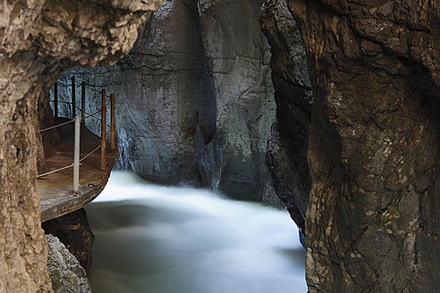 Deutschland, Bayern, Blick auf die Partnachklamm - SIEF002637