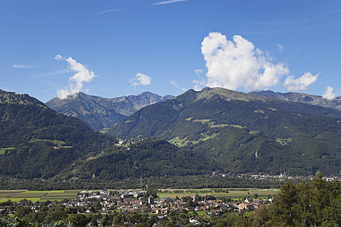 Europa, Schweiz, Blick auf das St. Galler Rheintal, Bad Ragaz im Hintergrund - GWF001832