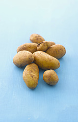 Raw potatoes, close up - KSWF000908