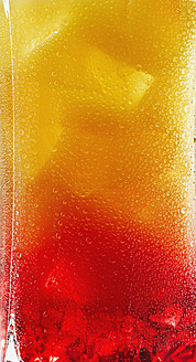 Tequila-Sunrise im Glas, Nahaufnahme - KSWF000988