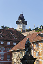 Österreich, Steiermark, Graz, Blick auf den Erzherzog-Johann-Brunnen am Hauptplatz - SIEF002714