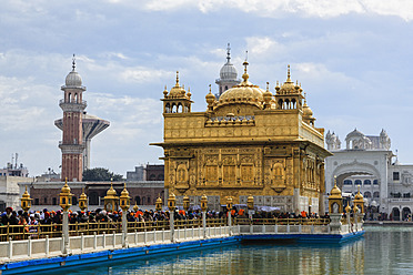 Indien, Punjab, Amritsar, Ansicht des Goldenen Tempels - FOF003957