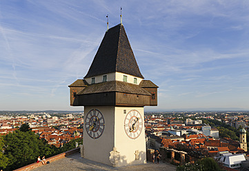 Österreich, Steiermark, Graz, Blick auf den Uhrenturm auf dem Schlossberg - SIEF002738