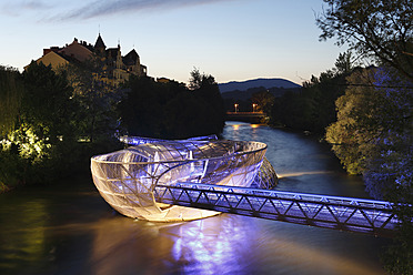 Österreich, Steiermark, Graz, Blick auf die Murinsel am Fluss Mur - SIEF002783