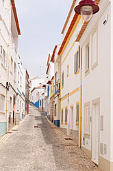 Portugal, View of old town at Vila do Bispo - UMF000386