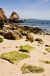 Portugal, Lagos, Blick auf Praia da Camilo - UMF000365