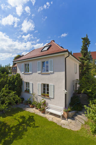 Deutschland, Baden-Württemberg, Stuttgart, Ansicht eines Einfamilienhauses, lizenzfreies Stockfoto