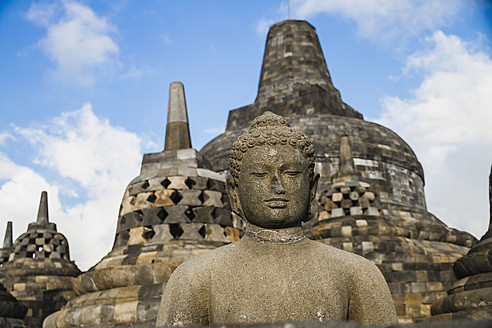 Indonesien, Yogyakarta, Ansicht des Borobudur-Tempels - MBEF000430