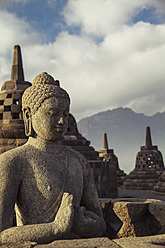 Indonesien, Yogyakarta, Ansicht des Borobudur-Tempels - MBEF000432