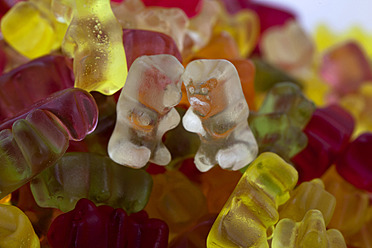 Colourful gummy bears on white background - NGF000006