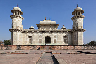Indien, Uttar Pradesh, Agra, Blick auf das Grabmal von Itimad-ud-Daulah - FOF004151