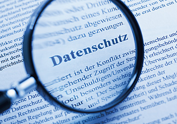 Lupe über der Datenschutzrichtlinie, Nahaufnahme - WBF001324
