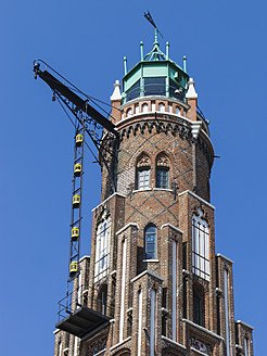 Deutschland, Bremerhaven, Blick auf den Simon-Loschen-Leuchtturm - HHEF000006