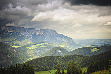 Deutschland, Bayern, Blick auf die Alpen - MJF000090