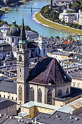 Österreich, Salzburg, Blick von der Festung der Stadt Hohensalzburg über die Salzach - EJWF000040
