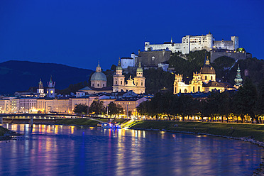 Österreich, Salzburg, Blick auf die Festung Hohensalzburg - EJWF000049