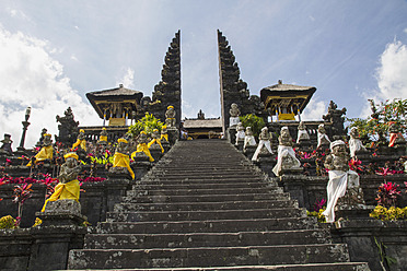Indonesien, Bali, Blick auf den Pura Besakih-Tempel - MBEF000476