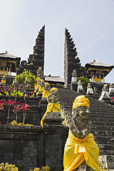 Indonesien, Bali, Blick auf den Pura Besakih-Tempel - MBEF000477