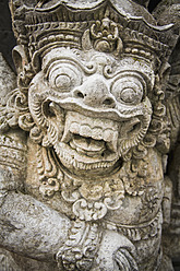 Indonesien, Bali, Nahaufnahme des hinduistischen Gottes im Pura Besakih Tempel - MBEF000485