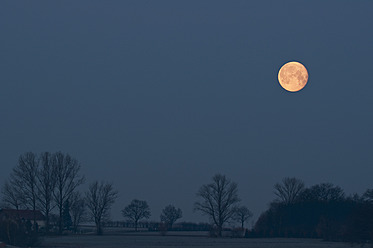 Germany, Bavaria, Full moon in morning - UMF000459