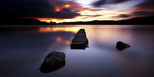 UK, Schottland, Blick auf den Pier in Kinlochard - SMAF000014