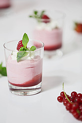 Glasses of yogurt with strawberry - RFMYF000043