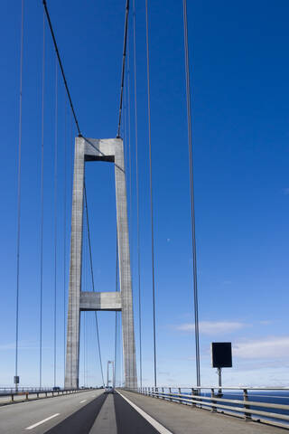 Dänemark, Blick auf die Brücke über den Großen Belt, lizenzfreies Stockfoto