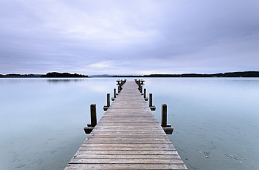 Austria, View of Worthersee Lake with wood pier - MBOF000010