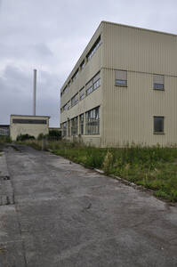 Deutschland, Bayern, Ansicht von Fabrikgebäuden - AXF000316