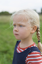 Germany, Munich, Girl looking away - TCF002957