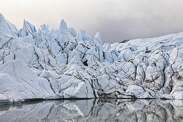 USA, Alaska, Blick auf die Mündung des Matanuska-Gletschers und den Gletschersee - FOF004374