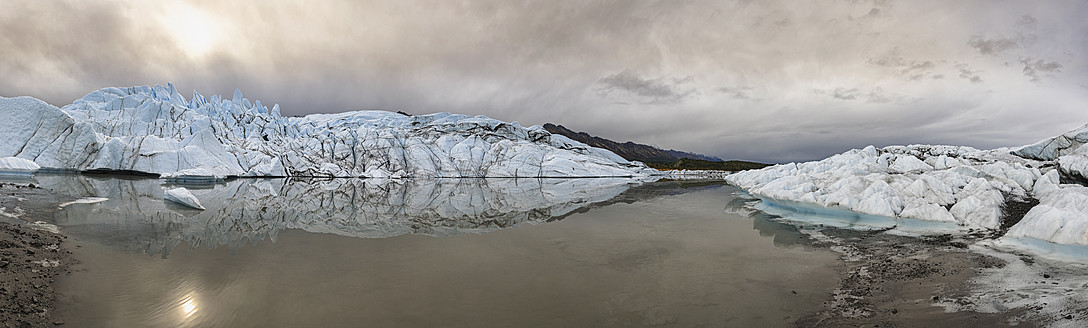 USA, Alaska, Blick auf Chugach Mountains, Matanuska-Gletscher und Matanuska Valley - FOF004376